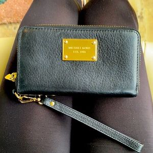 Black Michael Kors Wallet Clutch